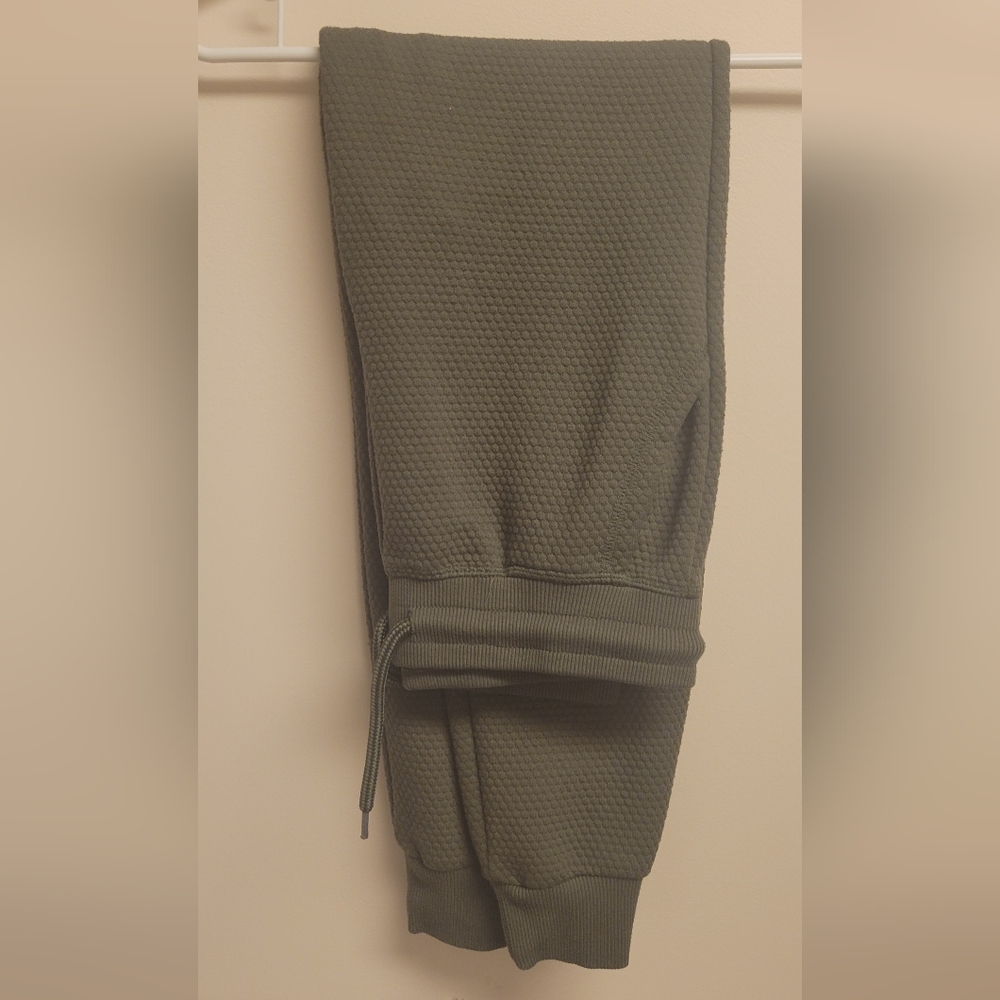 BUNDLE - Primark Textured Jogger Worn Only a Handful Of Times 9-10 Yr Old